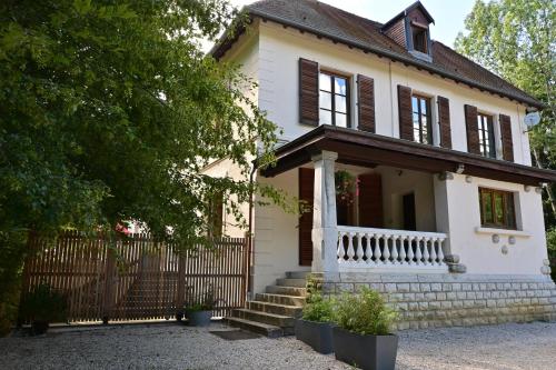 La Villa du Papetier : Maisons de vacances proche de Montferrand-le-Château