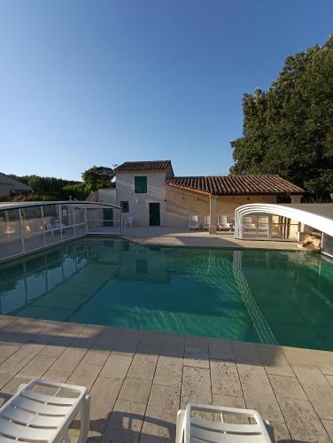 Gîte les vignes avec piscine proche du Ventoux : Maisons de vacances proche de Saint-Romain-en-Viennois