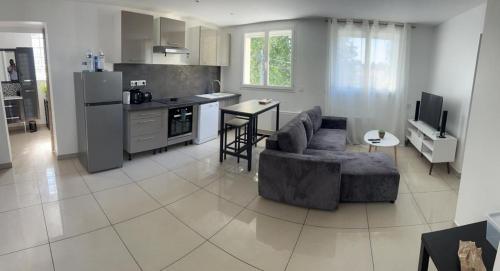 Appartement Confort 55 m2 bord du lac, 25km PARIS, 5km Aéroport CDG : Appartements proche de Le Thillay