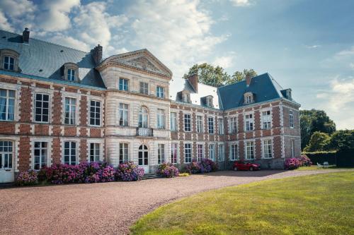 Chambres d'hôtes & Gîtes du Château de Grand Rullecourt : B&B / Chambres d'hotes proche de Rebreuviette