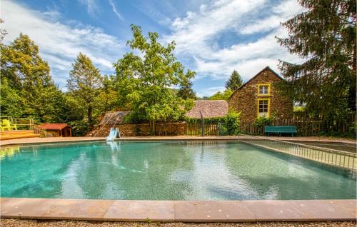 Amazing Home In Mirandol Bourgnounac With Outdoor Swimming Pool And 2 Bedrooms : Maisons de vacances proche de Saint-Christophe