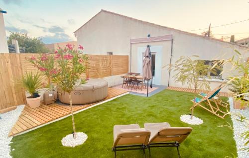Tiny Harmony - Logement confortable avec jardin et jacuzzi privés près d’Aix en Provence : Appartements proche de Venelles