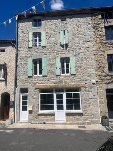 MAISON DE VILLAGE : Maisons de vacances proche de Chambon-le-Château