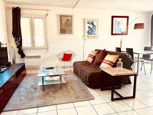 Appart avec 1 chambre et vaste séjour lumineux et balcon perpignan centre et proche plages : Appartements proche de Cabestany