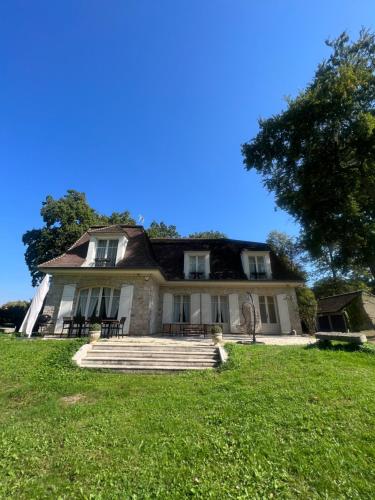 Charming Barbizon Villa : Villas proche de Saint-Martin-en-Bière