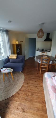 Studio cosy à la campagne : Appartements proche de Saint-Germain-de-Longue-Chaume