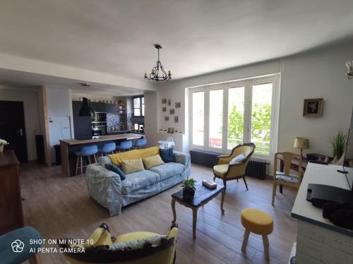 Appartement chaleureux : Appartements proche de Châteauneuf-Val-Saint-Donat