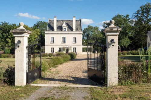 Manoir du Val Fouzon : B&B / Chambres d'hotes proche de La Vernelle