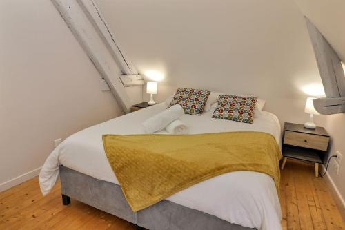 Appartement calme cosy Centre-Ville - Climatisation - Wi-Fi - Mon Groom : Appartements proche de Lavau