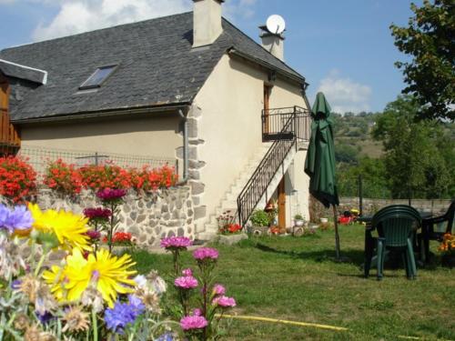 Gîte Albepierre-Bredons, 4 pièces, 6 personnes - FR-1-742-118 : Maisons de vacances proche de Neussargues-Moissac