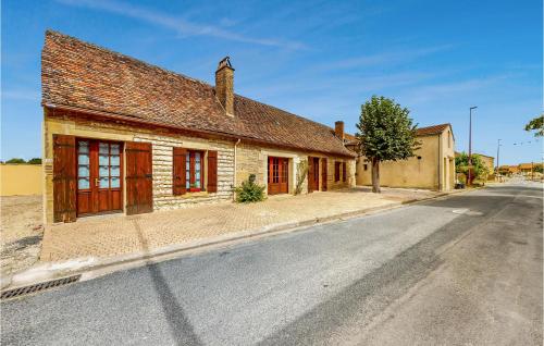 Beautiful Home In St Pierre Deyraud With 3 Bedrooms, Private Swimming Pool And Outdoor Swimming Pool : Maisons de vacances proche de Gardonne