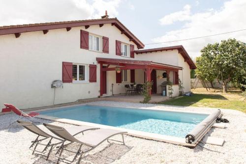Villa Saint Loubès : Maisons de vacances proche d'Ambarès-et-Lagrave