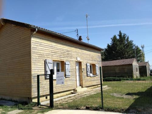 Hébergements le Camp d-Auneau - Auneaululu : Maisons de vacances proche de Prunay-en-Yvelines