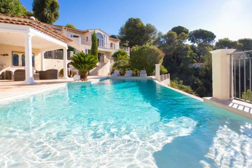 L35 Villa Colomars sea view swimming pool, terrace&BBQ : Villas proche de Colomars