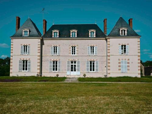 La Breteche-Le chateau : Maisons de vacances proche de Jouy-le-Potier
