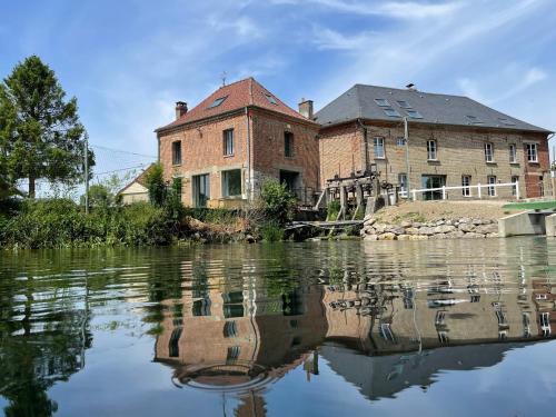 Le Gite du Moulin de la Pisciculture de Monchel sur Canche : Maisons de vacances proche de Chériennes