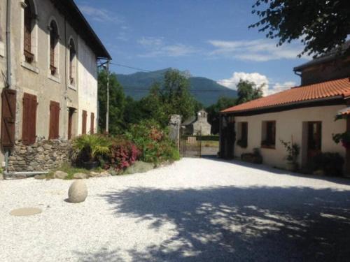 3 Bed Holiday Home in the Pyrenees Mountains : Appartements proche de Malvezie