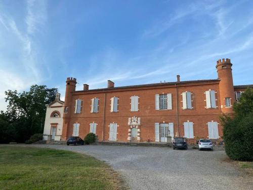 Château de Villeneuve : Appartements proche de Fronton