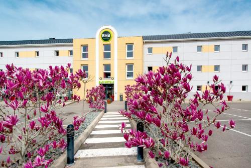 B&B HOTEL Cholet Nord : Hotels proche de Trémentines