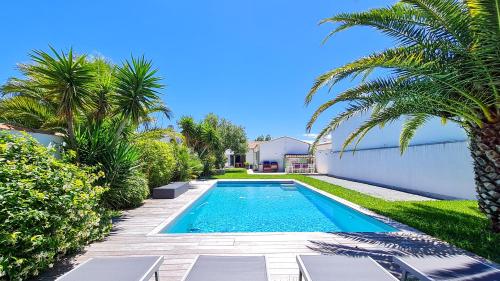 Superbe villa avec piscine chauffée : Villas proche de Sainte-Marie-de-Ré