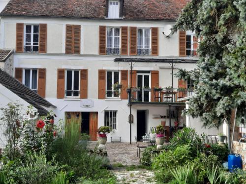 Homelière : Maisons de vacances proche de Villeneuve-sur-Bellot