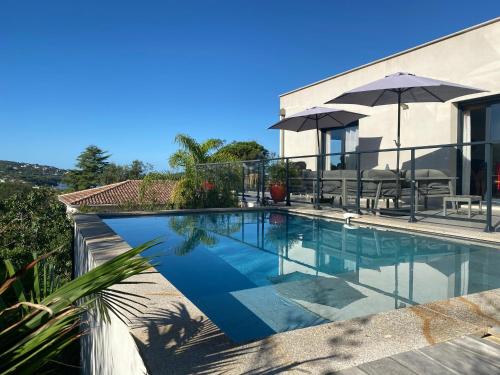 Villa Livia Porticcio piscine 500m plage : Maisons de vacances proche de Pietrosella