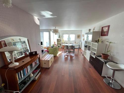 Chez Agnès : T3 spacieux dans résidence calme : Appartements proche de Chevigny-Saint-Sauveur