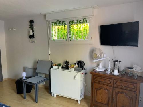 Chambre indépendante confortable et calme ! : Sejours chez l'habitant proche de Rilhac-Rancon