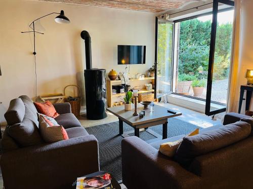 Puyvert appartement de charme en duplex au calme avec jardin et accès piscine - Proche Lourmarin : Maisons de vacances proche de Puyvert