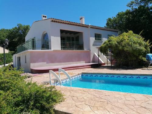Jolie villa avec piscine au calme : Villas proche d'Esparron