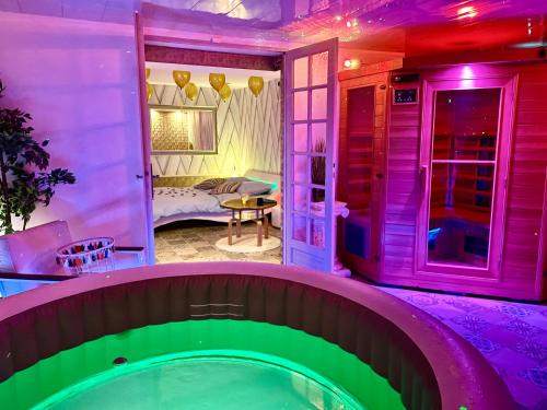 Espace détente jacuzzi sauna : Love hotels proche de Neuilly-sur-Marne