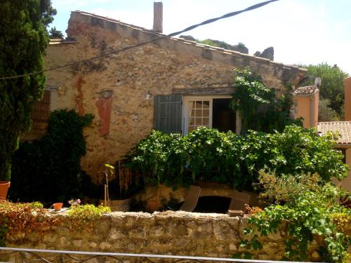 Maison provençale en pierre naturelle à Gigondas : Maisons de vacances proche de Gigondas
