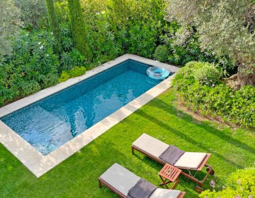 Calm villa with swimming pool & garden, within easy walking distance to village : Villas proche de Tourrettes-sur-Loup