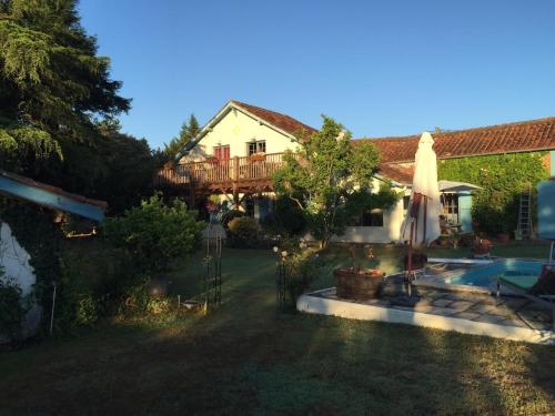 Immaculate 6 plus Bed Villa with pool in Sarron : Villas proche de Ségos