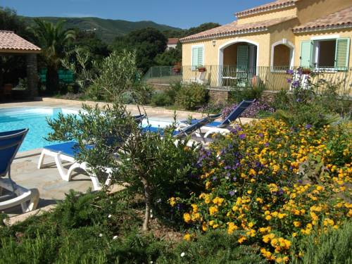 Gîtes Santa Maria Cap Corse : Maisons de vacances proche de Tomino