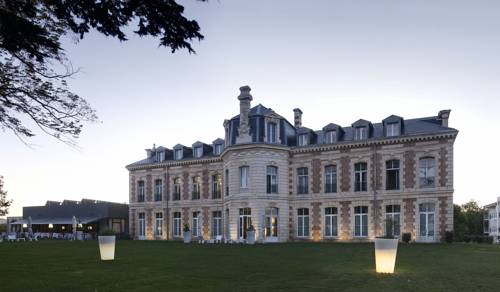 Hôtel et SPA du Château : Hotels proche de Marsilly