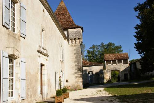 Château de La Combe : B&B / Chambres d'hotes proche de Hautefaye