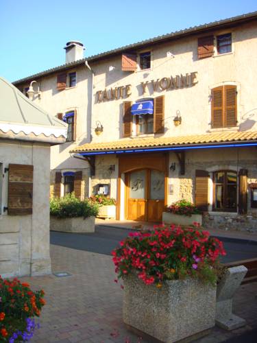 Logis Hôtel Tante Yvonne & son restaurant semi-gastronomique - Lyon Nord : Hotels proche de Lissieu