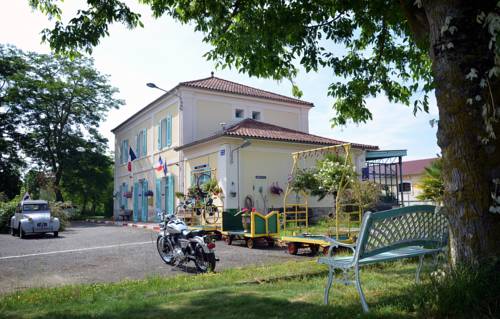 Avenue de la Gare : B&B / Chambres d'hotes proche de Maumusson-Laguian