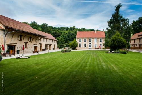 Domaine de la Pommeraye & Spa : Hotels proche de Noron-l'Abbaye