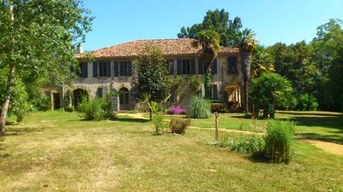 Maison Doat 1823 : B&B / Chambres d'hotes proche de Saint-Martin-d'Armagnac