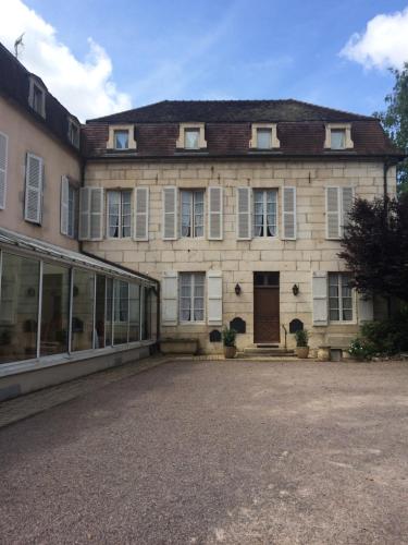 Hôtel des Cymaises : Hotels proche de Montigny-Montfort