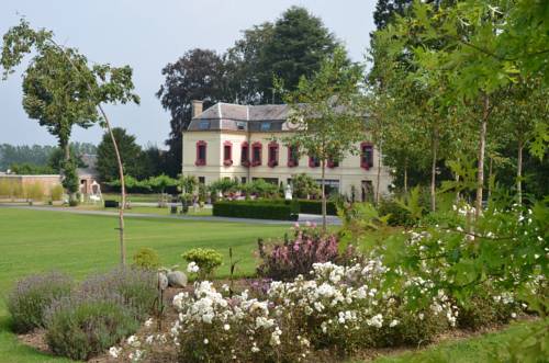 Le Domaine des Fagnes : Maisons de vacances proche d'Avesnelles