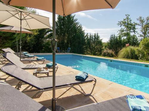 Spacious villa with heated pool several terraces and a lot of privacy : Villas proche de Saint-Julien-de-Lampon