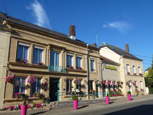Logis La Sapinière : Hotels proche de Pouilly-sur-Meuse