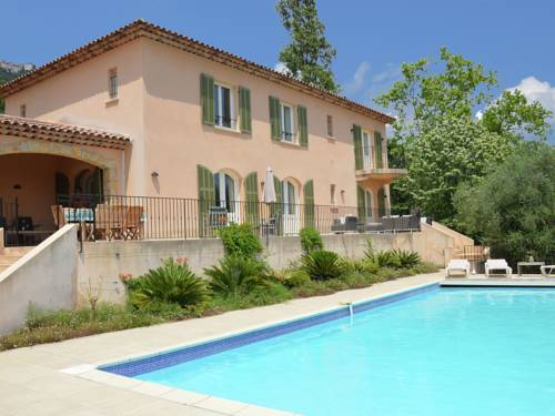 Modern Villa with Private Pool in Cabris : Villas proche de Le Tignet