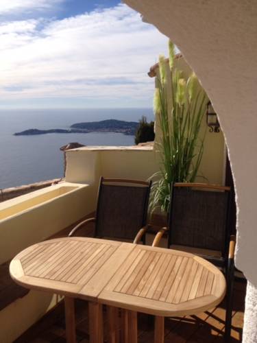 Romantic Hideaway Eze/ Monaco with spectacular sea view : Maisons de vacances proche d'Èze