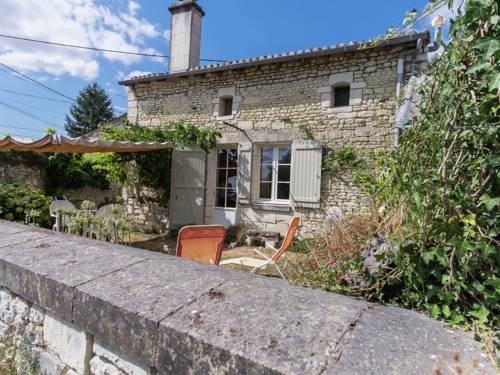 Romantic holiday home in Sossais with fenced garden : Maisons de vacances proche d'Orches