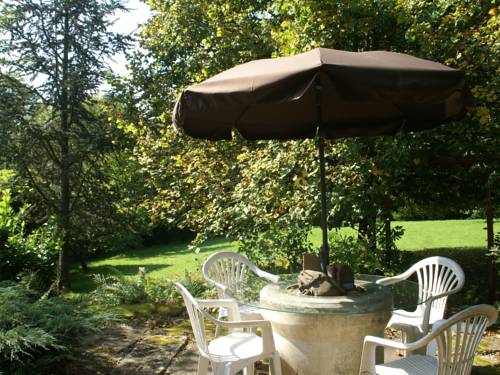 Beautiful Holiday Home in La Chapelle aux Bois with Garden : Maisons de vacances proche de Magnoncourt