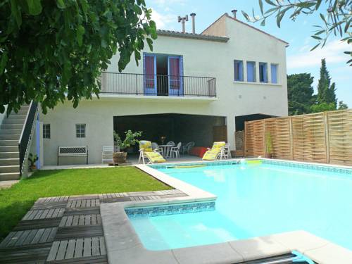 house with private swimming pool close to Narbonne : Maisons de vacances proche de Quintillan